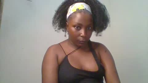 Dee online show from June 28, 6:22 pm