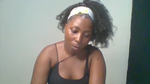 Dee online show from June 28, 7:28 pm