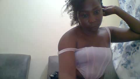 Dee online show from July 2, 6:31 pm