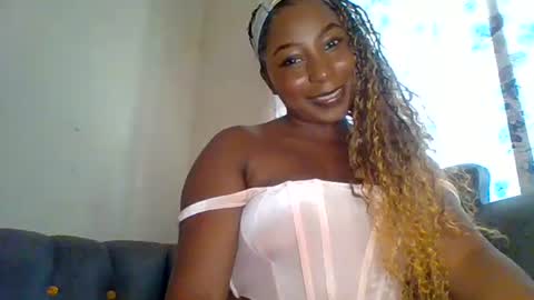 Dee online show from August 6, 9:19 am
