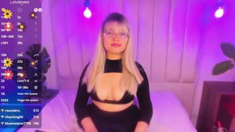 Sophie online show from June 13, 4:04 pm