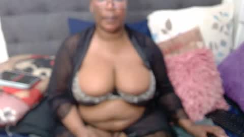 blackbootyx5 online show from August 6, 9:30 am
