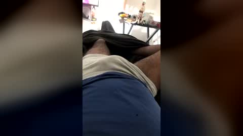 blackguy_22cm online show from August 5, 10:30 pm