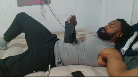 blackmuscles77 online show from June 2, 3:53 am