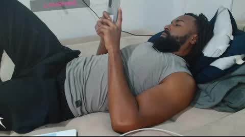 blackmuscles77 online show from June 2, 6:05 am