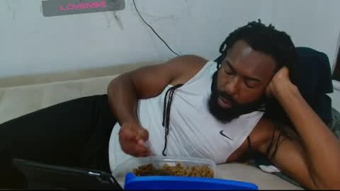 blackmuscles77 online show from June 4, 5:33 am