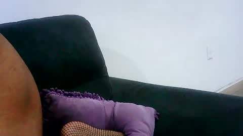 Sam online show from June 18, 1:05 am