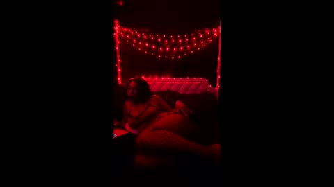 blackpetunia_ online show from June 6, 6:41 am