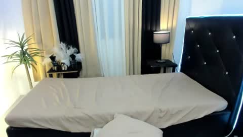 blair_eleanor online show from August 13, 6:49 am
