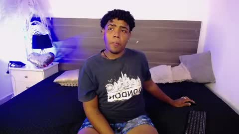 blaise_bailey13 online show from July 28, 4:07 am