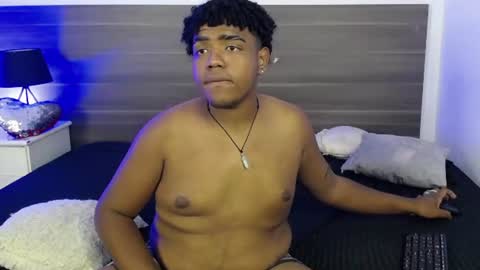 blaise_bailey13 online show from July 29, 6:20 am