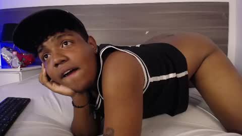 blaise_bailey13 online show from August 14, 8:12 pm