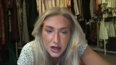 blakiebby5 online show from July 24, 1:19 am