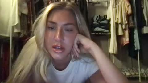 blakiebby5 online show from August 2, 1:56 am