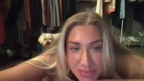 blakiebby5 online show from August 2, 4:08 am