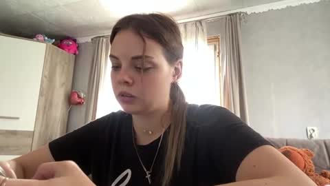 Angel online show from August 4, 10:12 am