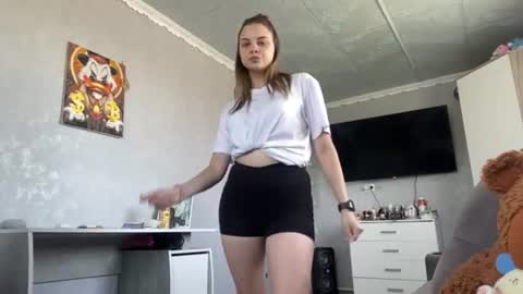 Angel online show from August 14, 9:02 am