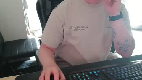 Blank online show from June 8, 7:47 am