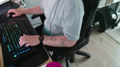 Blank online show from June 29, 7:12 am