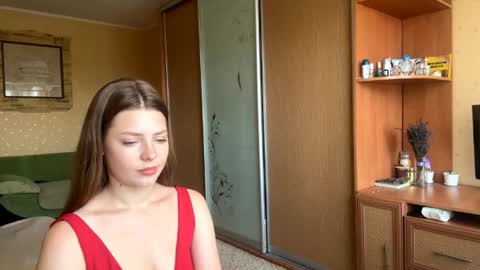 Stella online show from August 4, 9:39 am