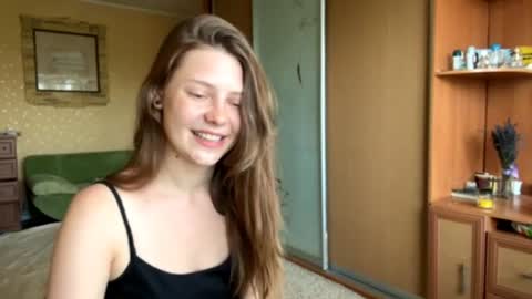 Stella online show from August 7, 12:05 pm