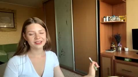 Stella online show from August 10, 4:19 pm