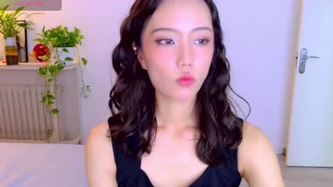 YiYi online show from August 1, 8:42 am