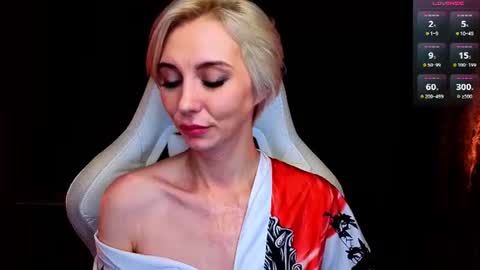 blond_ice_ann online show from July 9, 11:21 pm