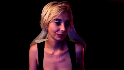 blond_ice_ann online show from July 27, 12:38 am