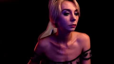 blond_ice_ann online show from July 27, 7:19 pm