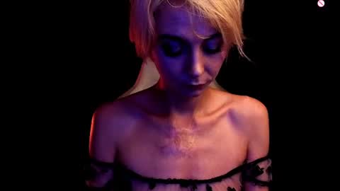 blond_ice_ann online show from July 27, 8:25 pm