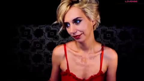 blond_ice_ann online show from August 7, 1:38 am