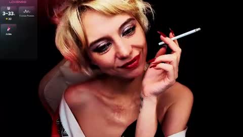 blond_ice_ann online show from August 8, 9:26 pm