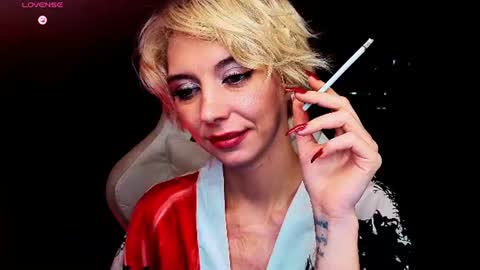 blond_ice_ann online show from August 8, 11:38 pm