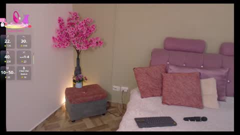 Esperancita and Karina online show from August 1, 11:00 pm
