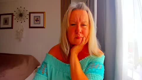 Nicole online show from August 12, 6:38 am