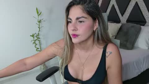 alejandra online show from July 1, 4:35 am