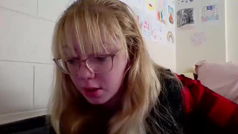 blonde_katie online show from February 21, 9:02 pm