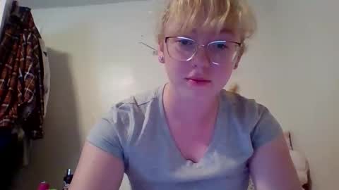 blonde_katie online show from May 20, 7:04 pm