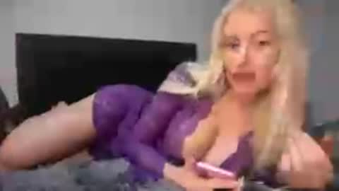 blondebunny999 online show from August 8, 5:51 am