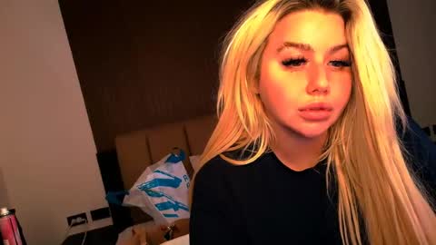 blondedolltia online show from August 5, 11:58 pm