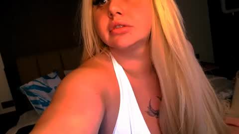 blondedolltia online show from August 6, 1:04 am