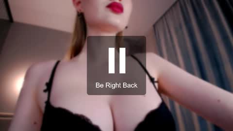 Mia online show from May 4, 6:31 pm