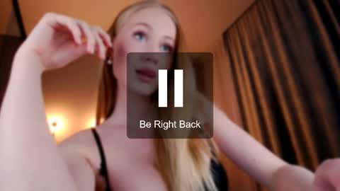 Mia online show from May 20, 1:39 am