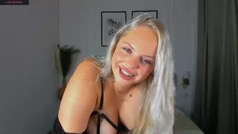 Nikolla online show from July 31, 4:02 pm