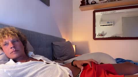 Blond and curly online show from July 13, 8:36 pm