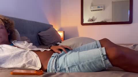 Blond and curly online show from July 16, 10:53 pm