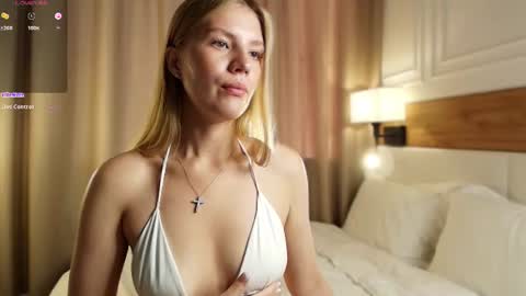 blondoll online show from August 1, 1:11 am