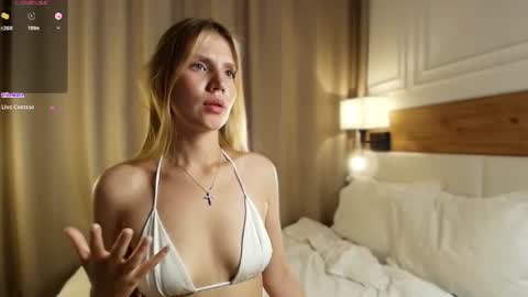 blondoll online show from August 7, 3:28 am