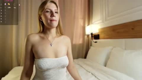 blondoll online show from August 10, 1:07 am